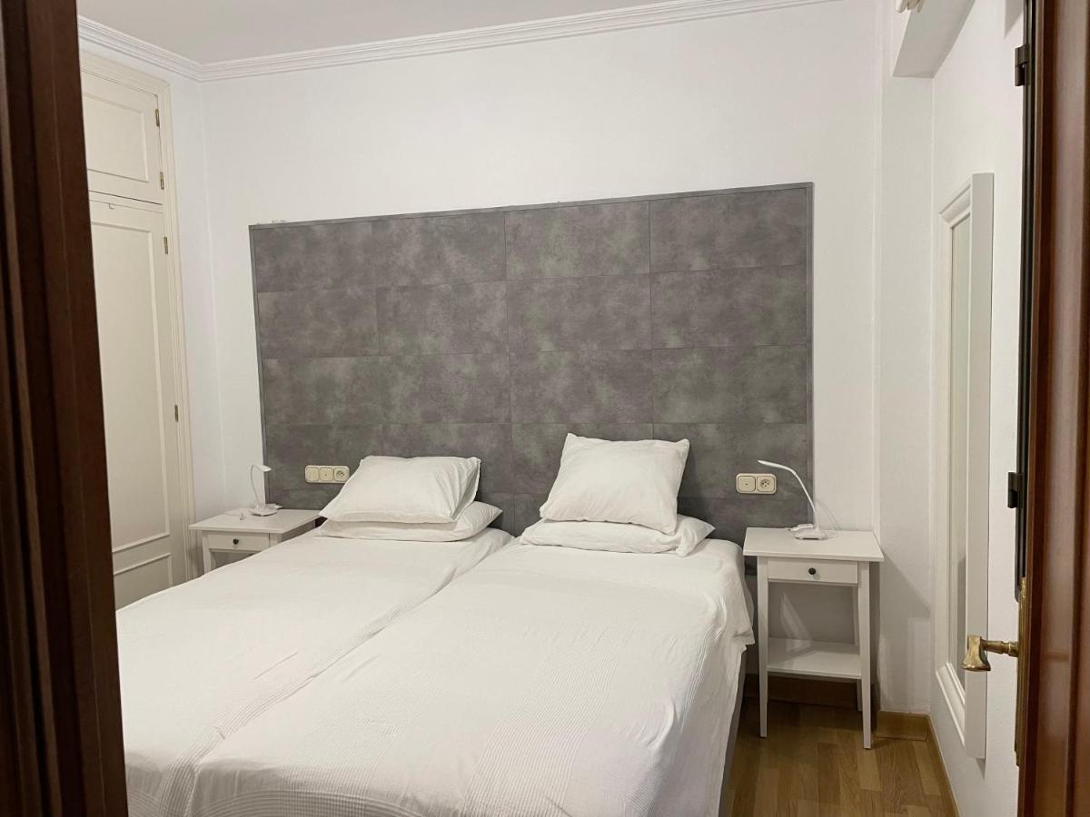 Junto A Casa Pilatos Apartment Севиля Екстериор снимка
