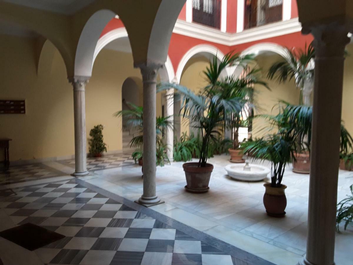 Junto A Casa Pilatos Apartment Севиля Екстериор снимка